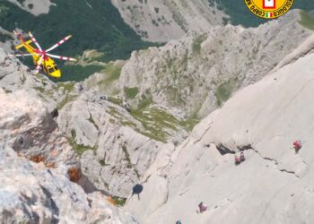 Malore durante la scalata del Corno Piccolo, alpinista soccorso in elicottero