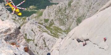 Malore durante la scalata del Corno Piccolo, alpinista soccorso in elicottero