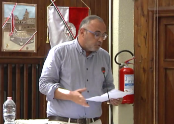 Sul concorso Consiglio infuocato: duro scontro Menna-opposizione