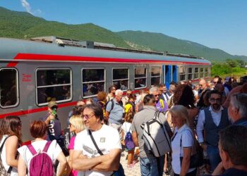 Dalla Costa dei Trabocchi al Parco Sirente Velino: primo viaggio per il nuovo treno turistico