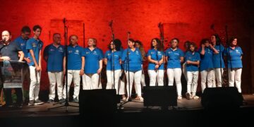 Da Palazzo d’Avalos è partito il tour estivo della corale Warm up