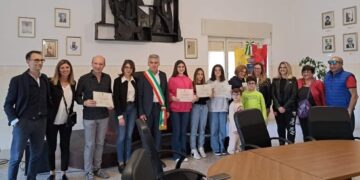 Il Comune premia gli studenti meritevoli con delle borse di studio