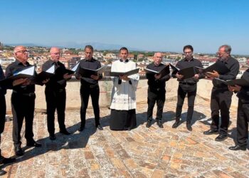 Vasto, la suggestiva Preghiera dell’Angelus sul campanile di Santa Maria Maggiore
