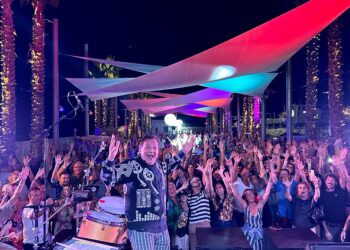 Tullio De Piscopo chiude “Suoni fuori porto”: «Questi spettacoli per me sono adrenalina pura»