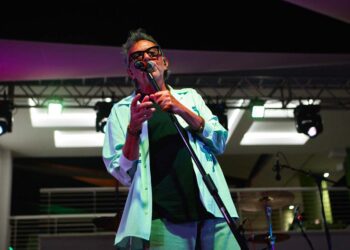 Alan Sorrenti a “Suoni fuori porto”: «Abbiamo luce dentro, siamo davvero figli delle stelle»