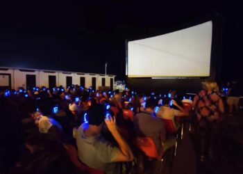 Cinelido: schermo cinematografico e cuffie, successo per il silent cinema