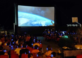 Cinelido: schermo cinematografico e cuffie, successo per il silent cinema