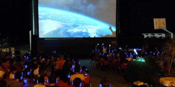 Cinelido: schermo cinematografico e cuffie, successo per il silent cinema