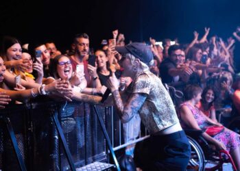 Quanto hanno speso i Comuni per i concerti gratuiti da “pienone”: guidano i Coma Cose