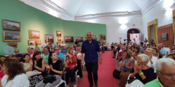 De Giovanni a Vasto annuncia il prossimo libro: “Soledad”, torna il commissario Ricciardi