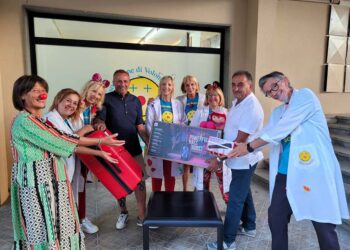 «Grazie per il costante impegno», la Horse Men Team omaggia Ricoclaun, Caritas e Lory a Colori