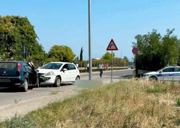 Si sente male alla guida e si scontra con un altro veicolo: automobilista muore in via Grasceta