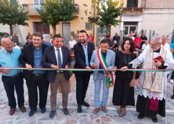 Pollutri, taglio di nastro per il restyling di piazza Giovanni Paolo I