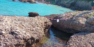 Un altro residuato bellico rinvenuto a Vasto tra gli scogli della spiaggia di San Nicola