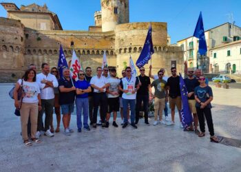 Contratto polizia locale, sit-in degli agenti davanti al Comune di Vasto