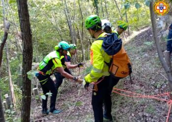 74enne cade per 30 metri sul sentiero delle cascate di San Giovanni, soccorso da eliambulanza