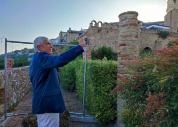 Casini a Vasto: «Che posto meraviglioso. Se fosse in America, sarebbe il più visitato»