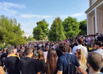 L’ultimo saluto a Giorgio Celenza: «Era allegro e gioviale, ci lascia un ricordo gioioso»