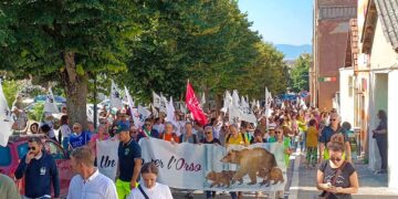 In 1.500 marciano per la conservazione dell’orso bruno marsicano: «Applicare le leggi già esistenti»