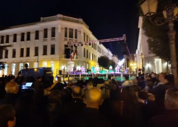 La Notte della Taranta riempie di musica salentina piazza Rossetti. Oggi il concerto di Ruggeri