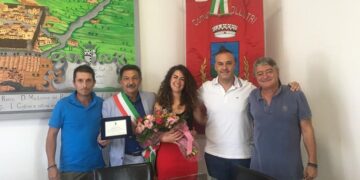 Ha attraversato a nuoto lo Stretto del Bosforo, il Comune di Pollutri omaggia Filomena Piccirilli