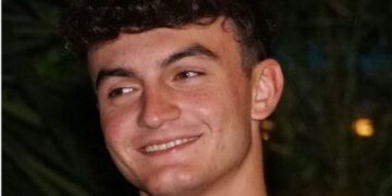 Auto esce di strada sulla SS16, muore 19enne. Ortona proclama il lutto cittadino