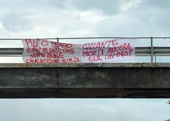 Sulla “Trignina” uno striscione per le vittime di Casalbordino, «Quante morti ancora sul lavoro?»