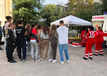 Cittadinanza attiva, gli studenti del “Mattei” incontrano la Croce Rossa