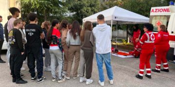 Cittadinanza attiva, gli studenti del “Mattei” incontrano la Croce Rossa