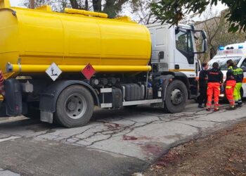 Autocisterna in manovra investe 84enne a Montazzoli