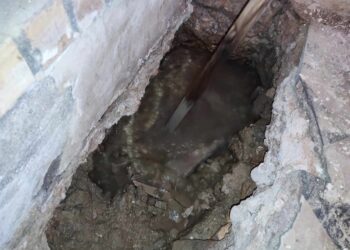 Infiltrazioni, preoccupano le condizioni della chiesa: sotto il pavimento c’è l’acqua