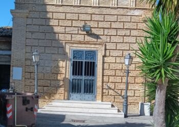 «Riaprire la cappella cimiteriale abbandonata»