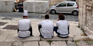 I lavoratori introvabili: in Abruzzo spiccano camerieri, commessi, cuochi e muratori