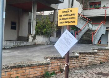 Villetta “Due Pini”, nessun ripensamento: iniziano i lavori di installazione del cantiere