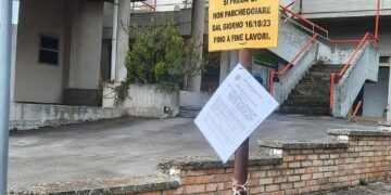 Villetta “Due Pini”, nessun ripensamento: iniziano i lavori di installazione del cantiere