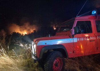 Incendio Schiavi di Abruzzo, dopo ore cessata l’emergenza. Circa 30 ettari in fumo
