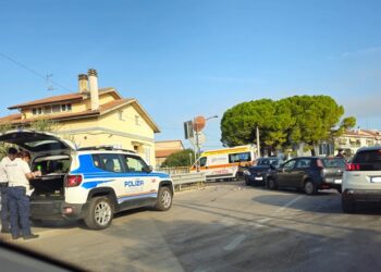 Scontro tra auto all’incrocio Incoronata-San Leonardo, due feriti