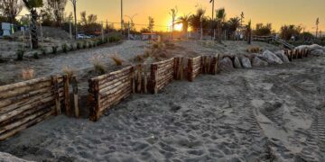 Staccionate e massi per arginare il problema della sabbia sul nuovo lungomare di San Salvo