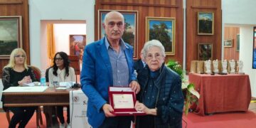 Il ricordo del professor Bitritto e il conferimento delle statuette: commozione al Premio San Michele