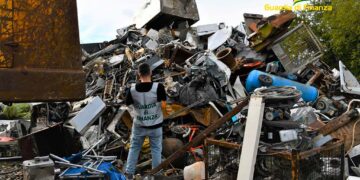 Cumuli di rifiuti non autorizzati alti anche 3 metri, denunciato imprenditore