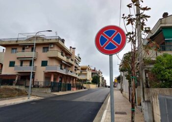 Nuova segnaletica in via Ripalta, protestano i residenti rimasti senza parcheggi