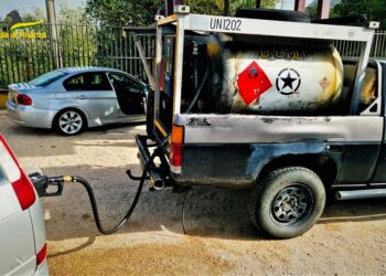 Diesel a 1,40 euro al litro, ma l’attività è abusiva: denunciato distributore di carburanti