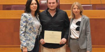 Nicolò Galasso (Mare Fuori) omaggiato dalla Regione: «Mi piacerebbe lavorare nella mia terra»