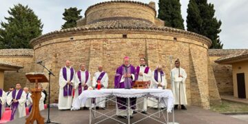 In diretta la commemorazione dei defunti celebrata da monsignor Forte