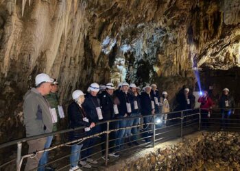 Tutto esaurito per la degustazione di vini nelle Grotte di Stiffe, «Modello turistico vincente»