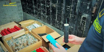 Le fiamme gialle sequestrano e fanno brillare 930 candelotti esplosivi detenuti illegalmente