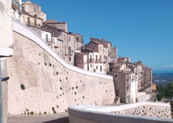 Nasce il Comitato per la Tutela del Cristallo d’Abruzzo: «Difendiamo il centro storico di gesso»