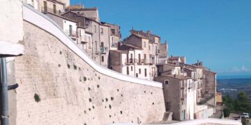 Nasce il Comitato per la Tutela del Cristallo d’Abruzzo: «Difendiamo il centro storico di gesso»