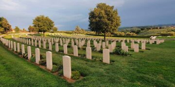 La delegazione britannica e quella neozelandese al ricordo dei caduti della Battaglia del Sangro