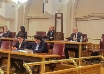 M5S in aula con la ghigliottina: «Bavaglio all’opposizione, legge urbanistica inutile»
